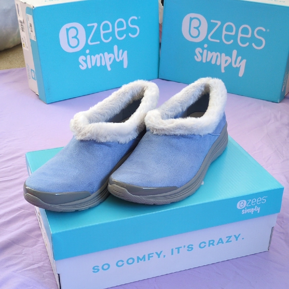 ❤️👟⭐🩵New In BOX!! Bzees Snicker Blue Women's loafer 6.5 M❤️👟⭐🩵